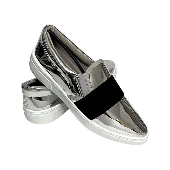 QUPID Silver Mirror Metallic Leatherette Pointy Elastic Slip On Sneaker NWT - Picture 7 of 10